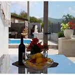 House Luketini Dvori Blizna Donja