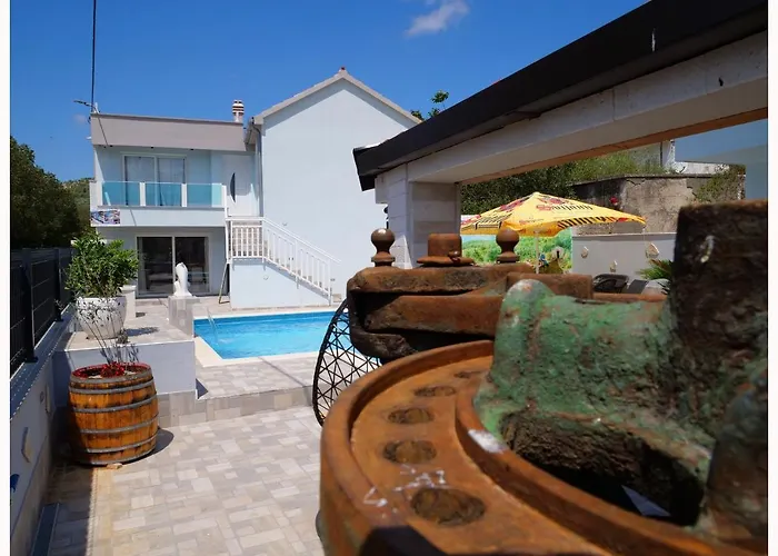 House Luketini Dvori Διαμέρισμα