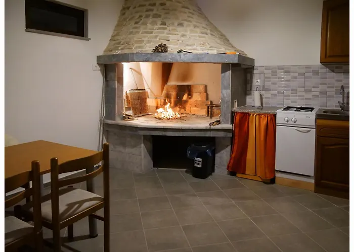 House Luketini Dvori Апартаменты *