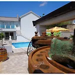 House Luketini Dvori Apartman