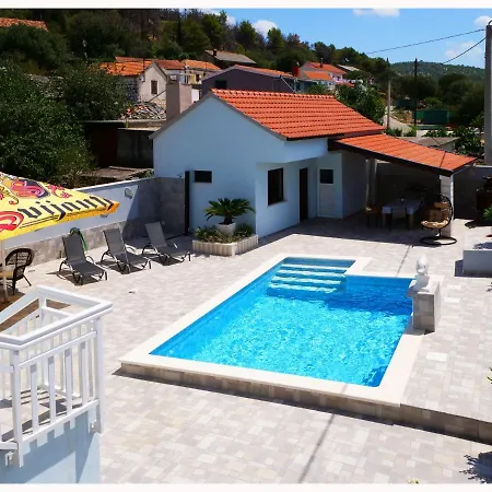 Apartment House Luketini Dvori *