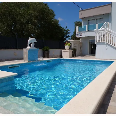 House Luketini Dvori شقة *