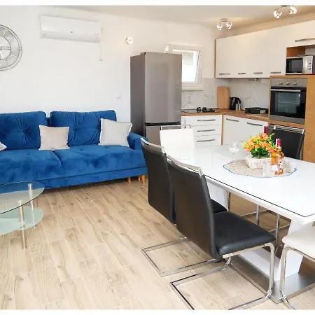 House Luketini Dvori * Blizna Donja
