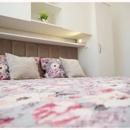Apartment House Luketini Dvori *
