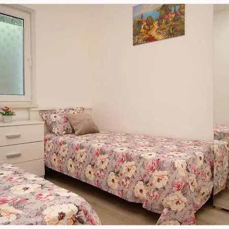 House Luketini Dvori