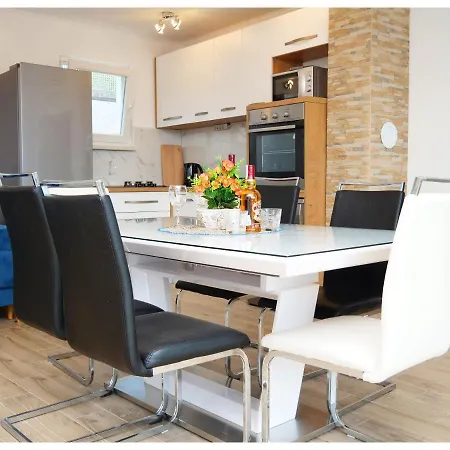 Apartment House Luketini Dvori Blizna Donja