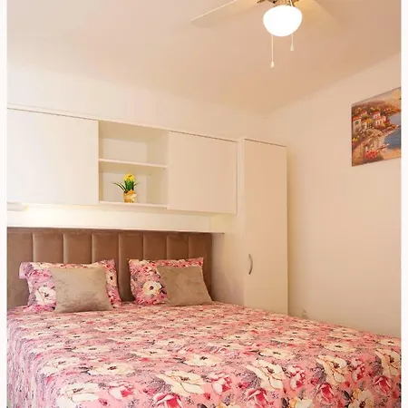 Apartment House Luketini Dvori