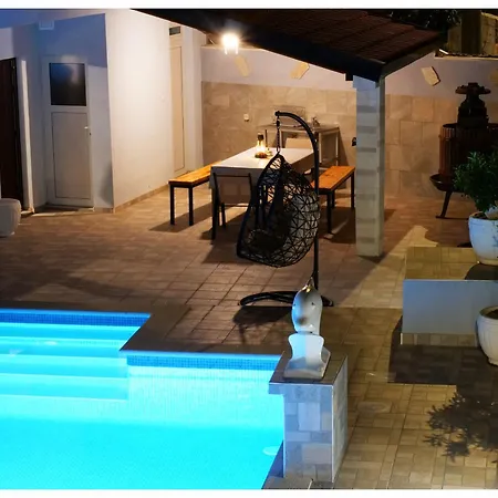 House Luketini Dvori Apartment